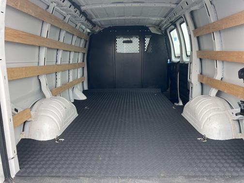 2024 GMC Savana 2500 Work Van