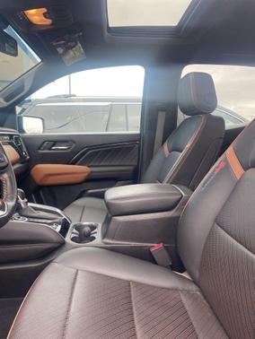 Deep Bronze Metallic 2023 GMC Canyon AT4