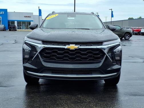 Mosaic Black Metallic 2024 Chevrolet Trax LT