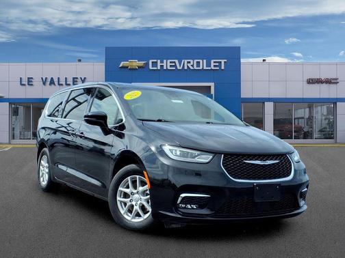 Diamond Black Crystal Pearlcoat 2025 Chrysler Pacifica L