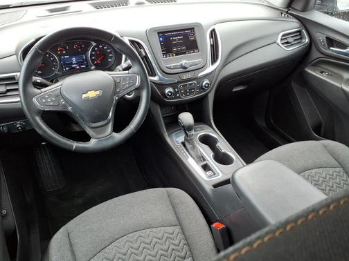 Sterling Gray Metallic 2023 Chevrolet Equinox 1LT