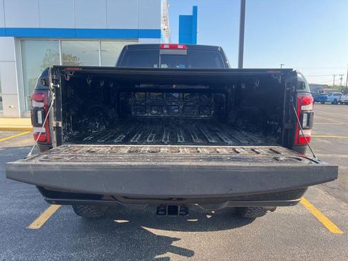 Diamond Black Crystal Pearlcoat 2022 RAM 2500 Laramie Crew Cab 4x4 6'4' Box