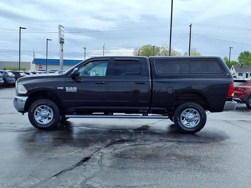 Brilliant Black Crystal Pearlcoat 2018 RAM 3500 Tradesman Crew Cab 4x4 6'4' Box