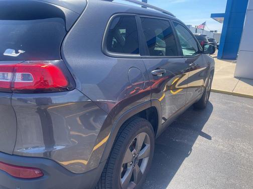 Granite Crystal Metallic Clearcoat 2016 Jeep Cherokee 75th Anniversary