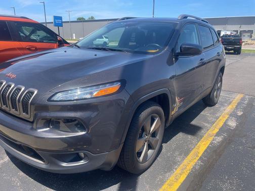 Granite Crystal Metallic Clearcoat 2016 Jeep Cherokee 75th Anniversary