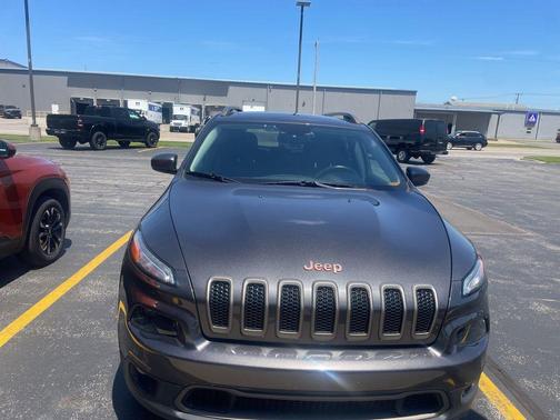 Granite Crystal Metallic Clearcoat 2016 Jeep Cherokee 75th Anniversary