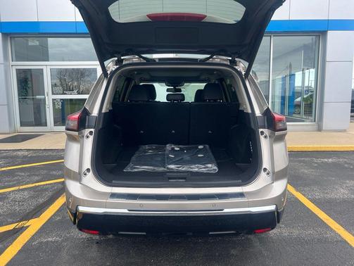 Champagne Silver Metallic 2026 Nissan Rogue Platinum