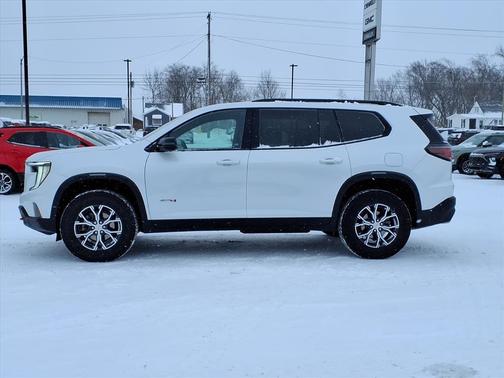 2024 GMC Acadia AWD AT4