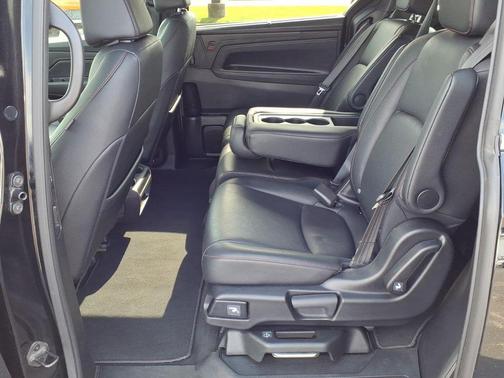 Crystal Black Pearl 2025 Honda Odyssey Sport-L