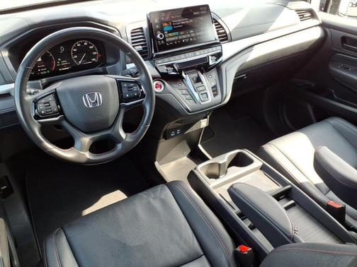 Crystal Black Pearl 2025 Honda Odyssey Sport-L