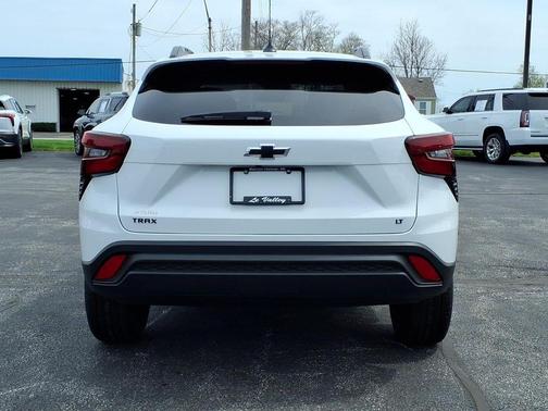 Summit White 2026 Chevrolet Trax LT