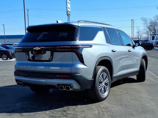 2025 Chevrolet Traverse LT