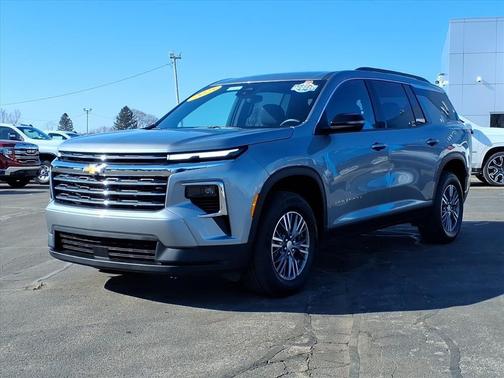 2025 Chevrolet Traverse LT