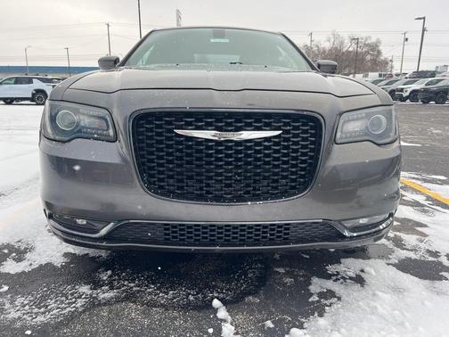 2019 Chrysler 300 S