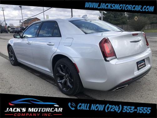 2022 Chrysler 300 Touring