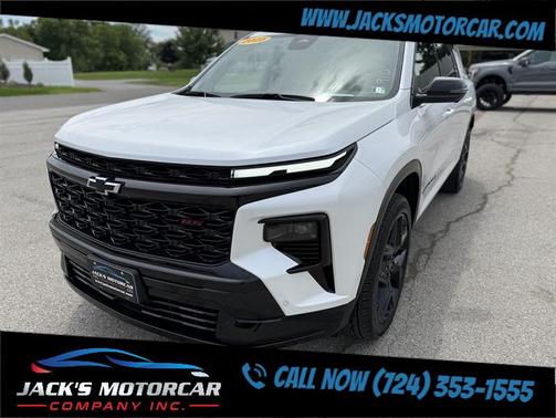 Iridescent Pearl Tricoat 2025 Chevrolet Traverse RS