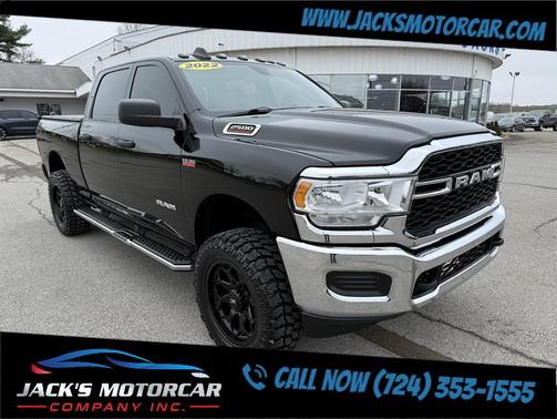 Diamond Black Crystal Pearlcoat 2022 RAM 2500 Tradesman Crew Cab 4x4 6'4' Box
