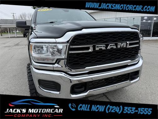 Diamond Black Crystal Pearlcoat 2022 RAM 2500 Tradesman Crew Cab 4x4 6'4' Box