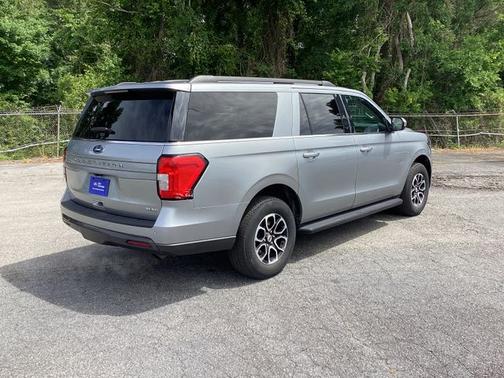 ICONIC SILVER METALLIC 2024 Ford Expedition XLT