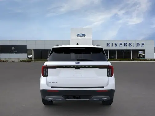 Star White Metallic Tri-Coat 2026 Ford Explorer Active