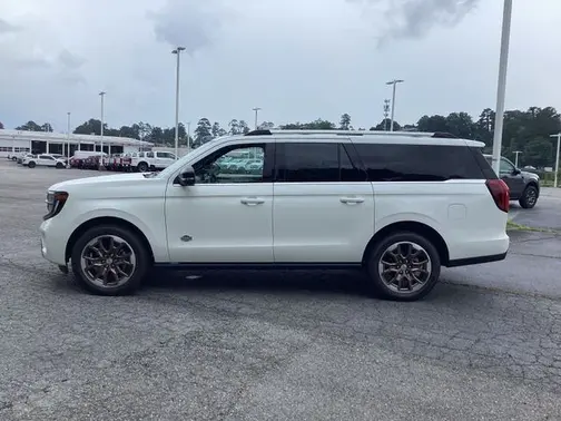 Star White Metallic Tri-Coat 2026 Ford Expedition MAX King Ranch®