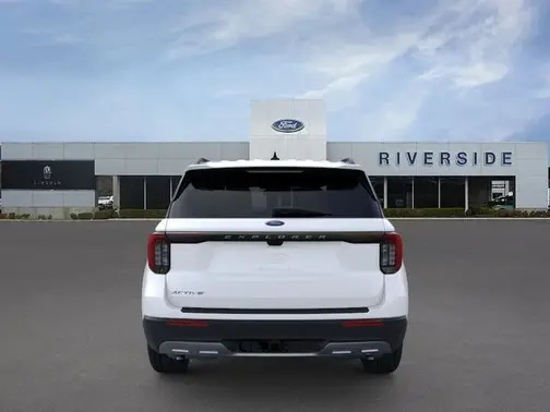 Star White Metallic Tri-Coat 2026 Ford Explorer Active