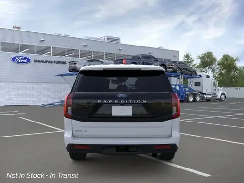 Space Silver Metallic 2026 Ford Expedition Active
