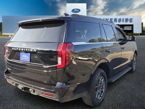 Agate Black Metallic 2025 Ford Expedition Active