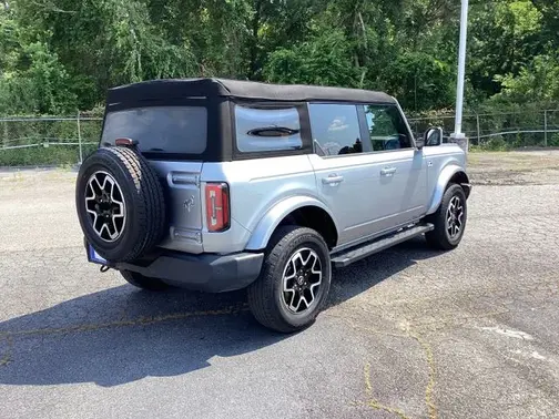 Iconic Silver Metallic 2023 Ford Bronco Outer Banks