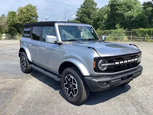 Iconic Silver Metallic 2023 Ford Bronco Outer Banks