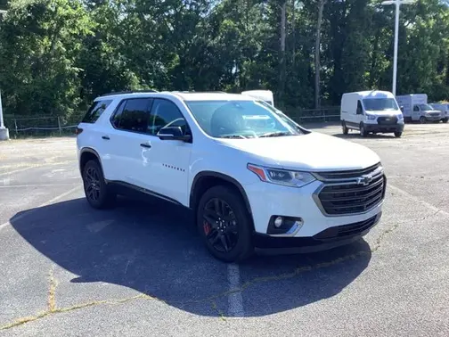 Summit White 2020 Chevrolet Traverse Premier