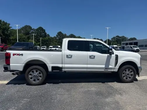 White Metallic 2023 Ford F-350 Lariat