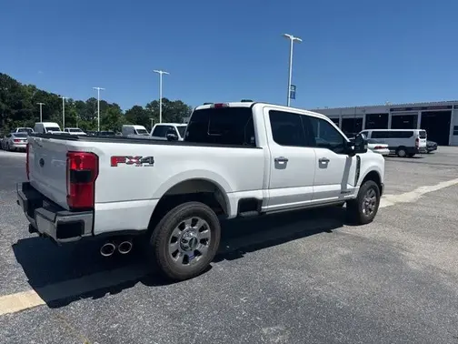 White Metallic 2023 Ford F-350 Lariat