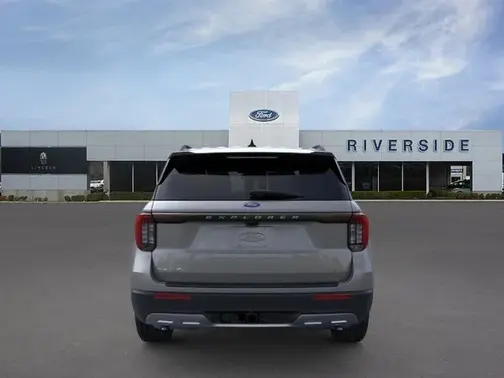 Carbonized Gray Metallic 2026 Ford Explorer Active