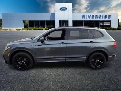 Platinum Gray Metallic 2024 Volkswagen Tiguan 2.0T SE R-Line Black