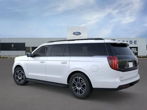 Star White Metallic Tri-Coat 2026 Ford Expedition MAX Active