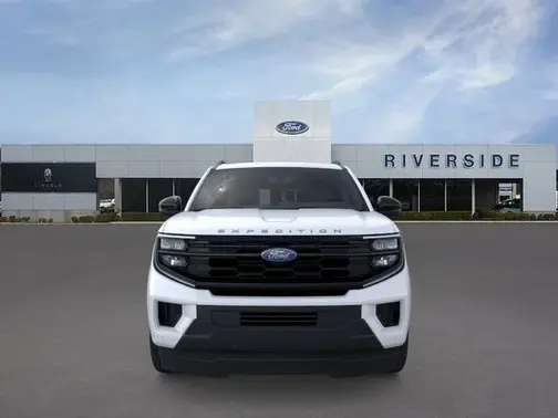Star White Metallic Tri-Coat 2026 Ford Expedition MAX Active