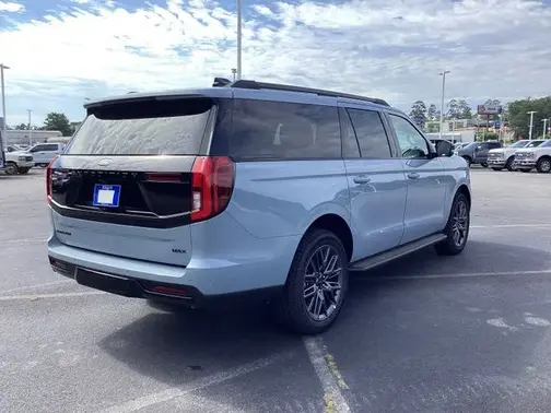 Glacier Gray Metallic Tri-Coat 2026 Ford Expedition MAX Platinum®