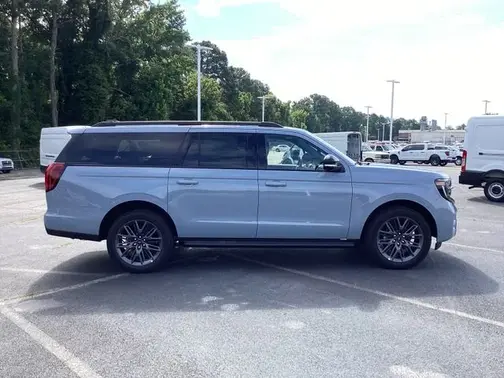 Glacier Gray Metallic Tri-Coat 2026 Ford Expedition MAX Platinum®