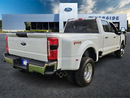 2023 Ford F-350 LARIAT SUPER DUTY