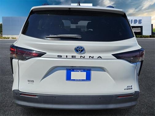 2023 Toyota Sienna XLE