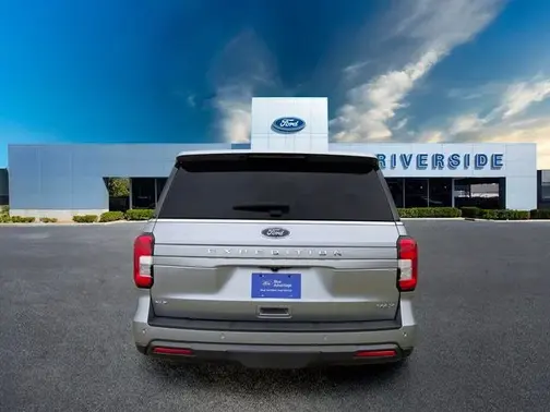Iconic Silver Metallic 2024 Ford Expedition Max XLT