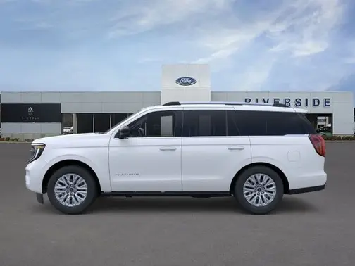 Star White Metallic Tri-Coat 2026 Ford Expedition Platinum®