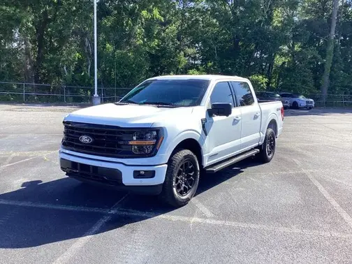 Oxford White 2025 Ford F-150 XLT
