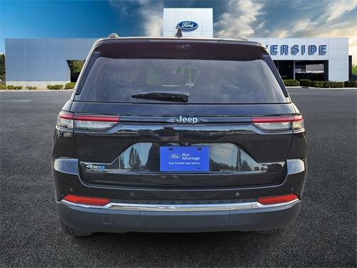 2022 Jeep Grand Cherokee BASE