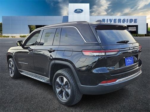 2022 Jeep Grand Cherokee BASE