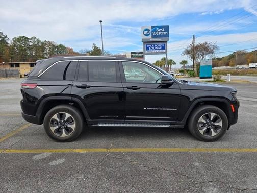 2022 Jeep Grand Cherokee BASE