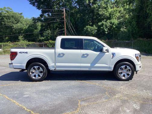 Star White Metallic Tri-Coat 2026 Ford F-150 Platinum