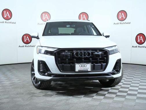 2025 Audi Q7 45 Premium Plus
