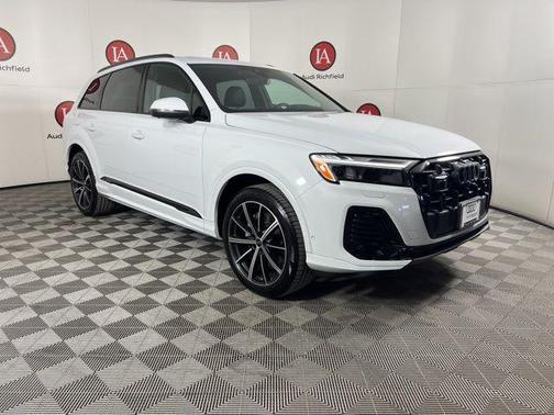 2025 Audi Q7 45 Premium Plus